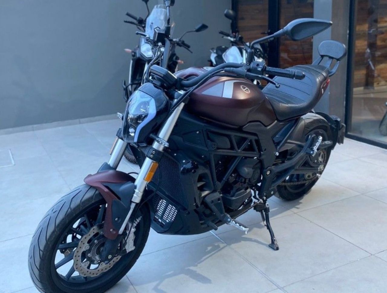 Benelli Cruiser Usada Financiado en San Juan, deRuedas