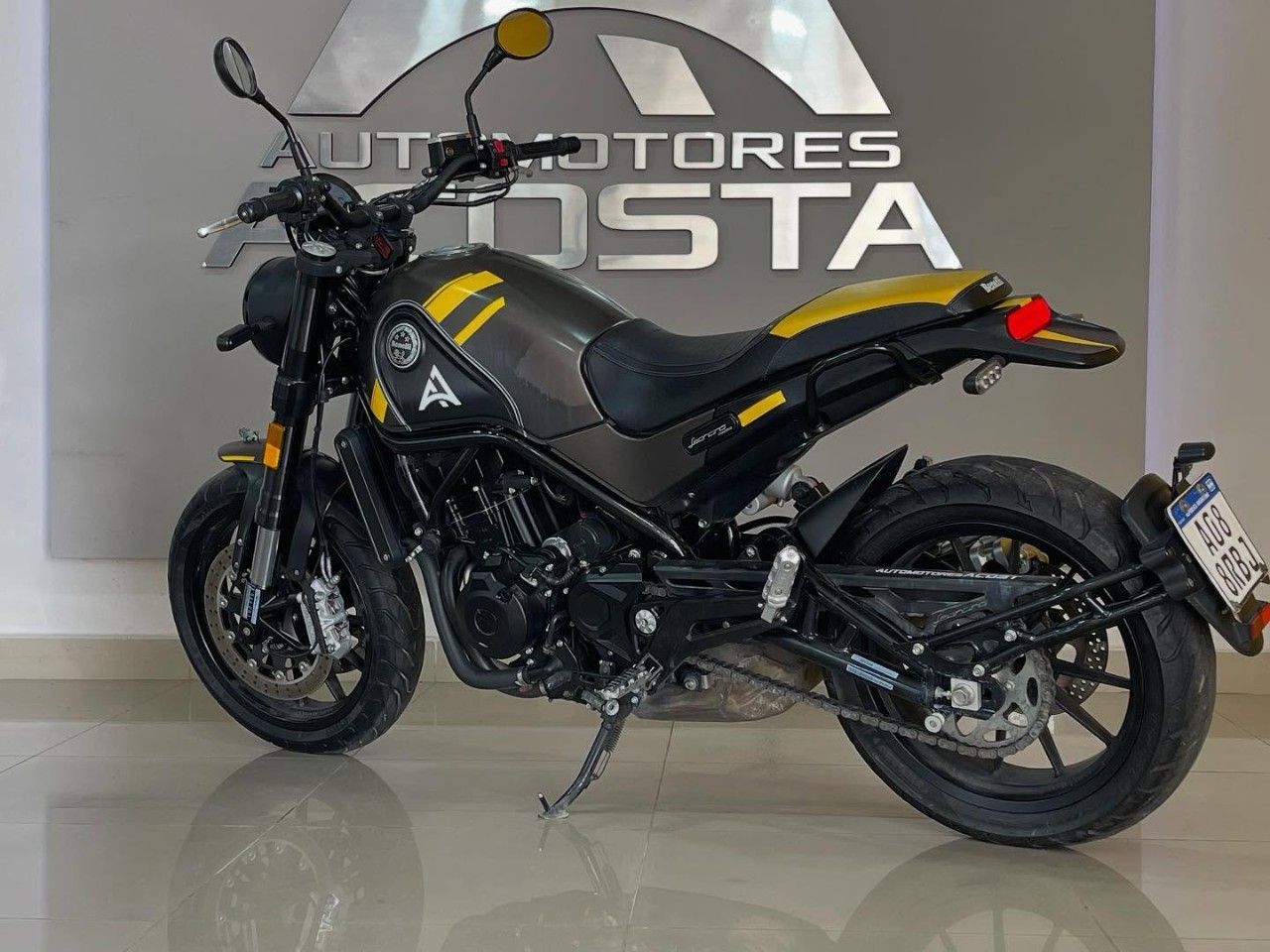 Benelli Leoncino Usada en San Juan, deRuedas
