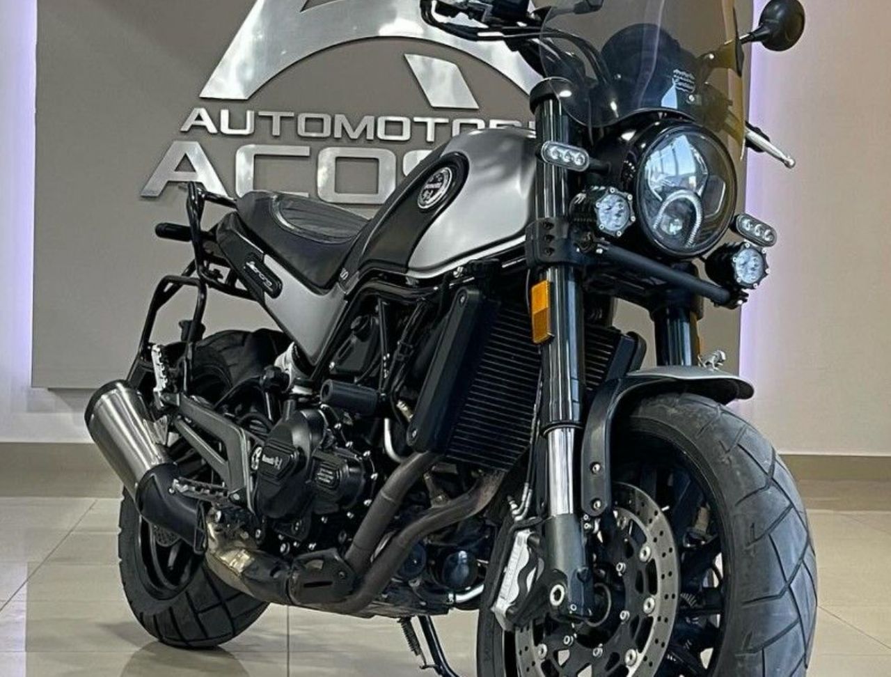 Benelli Leoncino Usada en San Juan, deRuedas