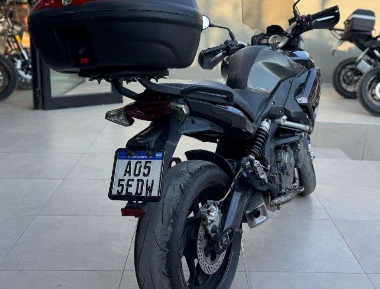 Benelli TNT Usada en San Juan, deRuedas