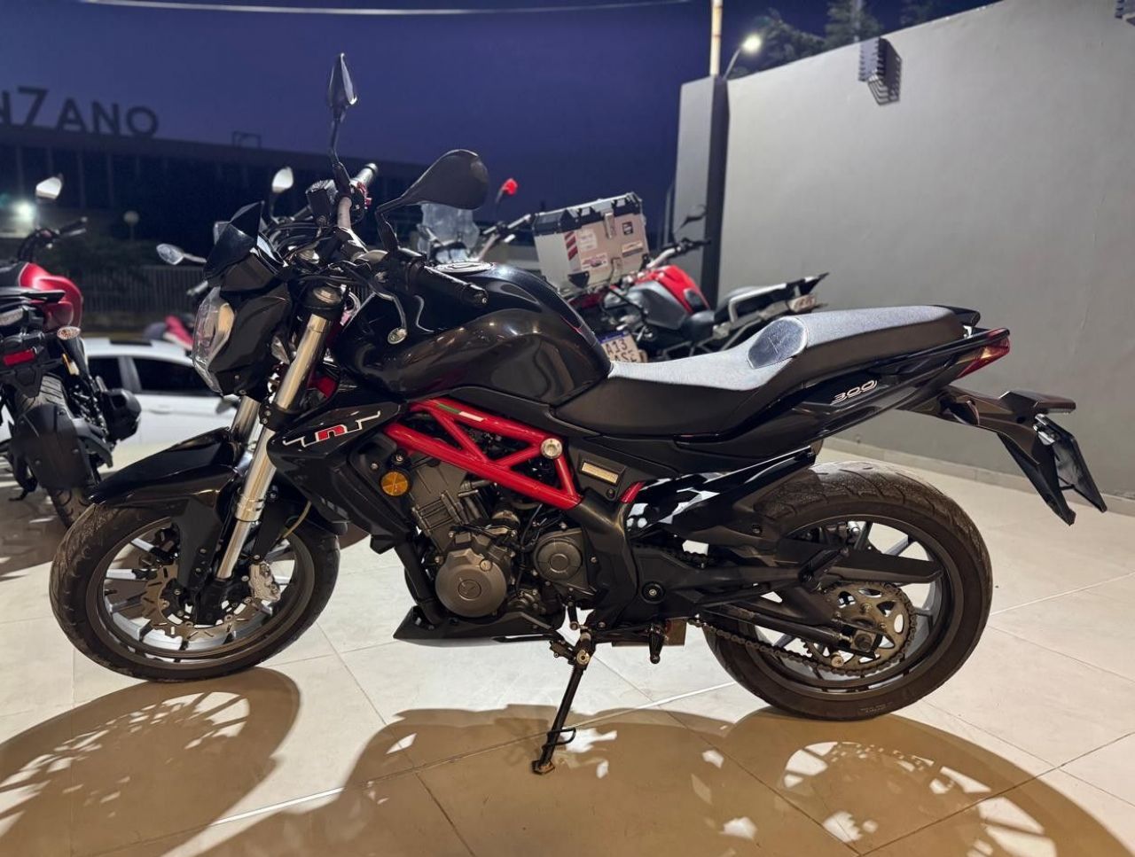 Benelli TNT Usada en San Juan, deRuedas