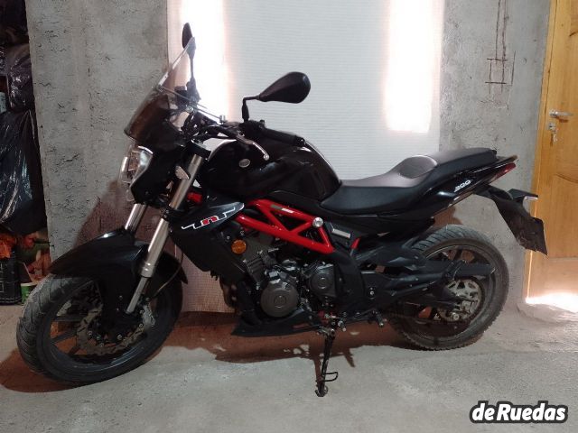 Benelli TNT Usada en San Juan, deRuedas