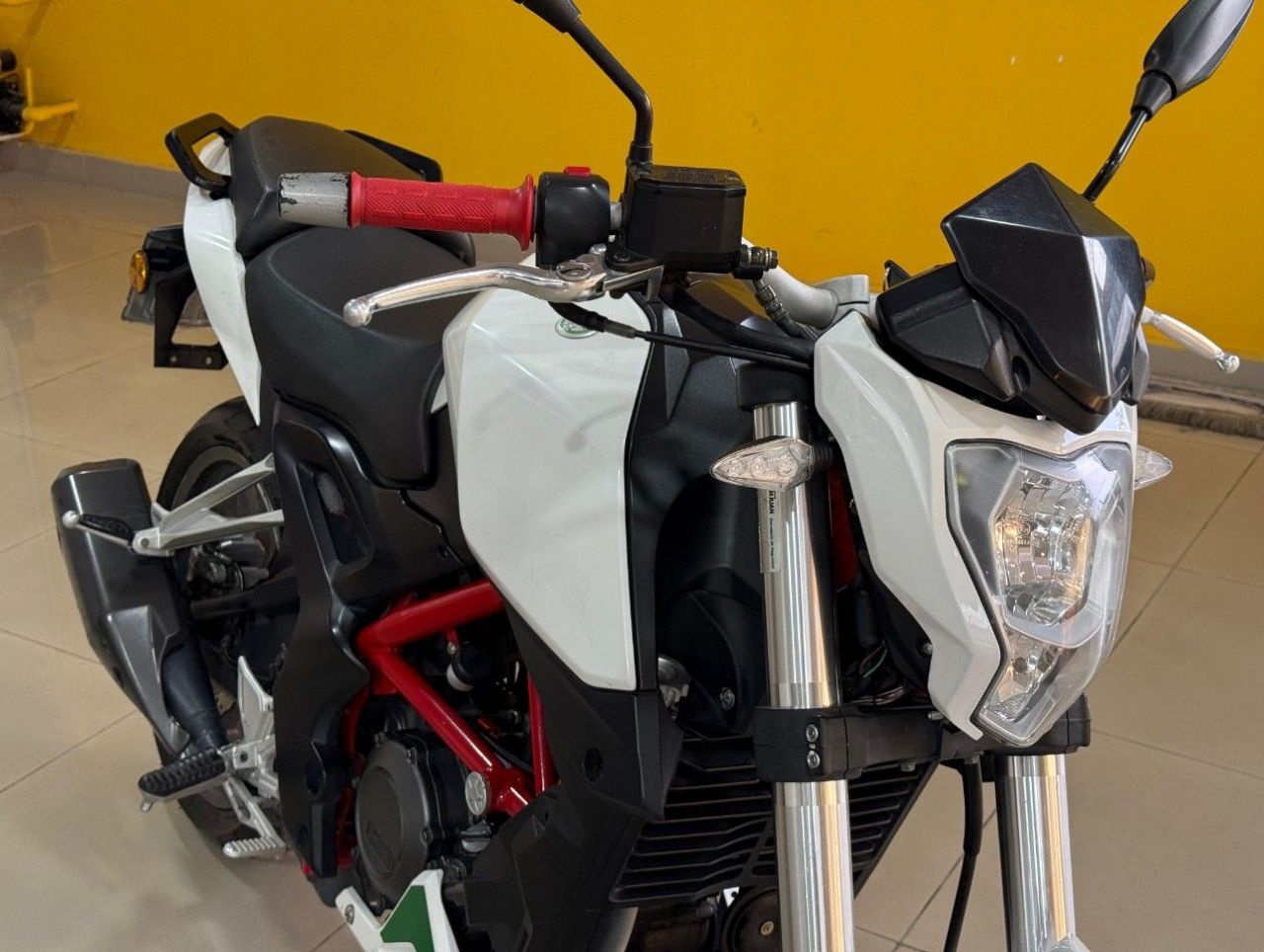 Benelli TNT Usada en San Juan, deRuedas