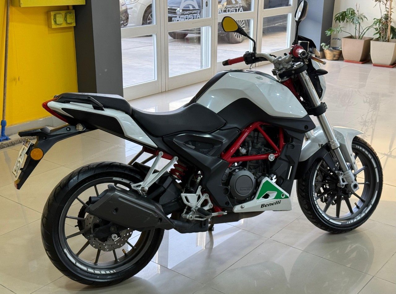 Benelli TNT Usada en San Juan, deRuedas