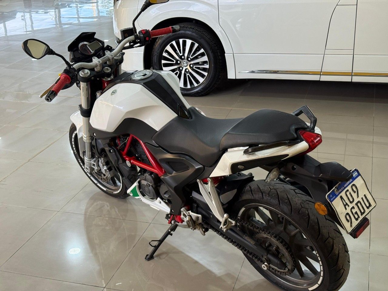 Benelli TNT Usada en San Juan, deRuedas