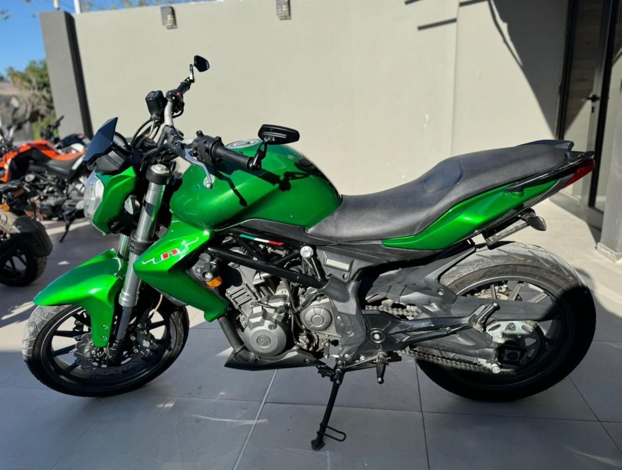 Benelli TNT Usada en San Juan, deRuedas