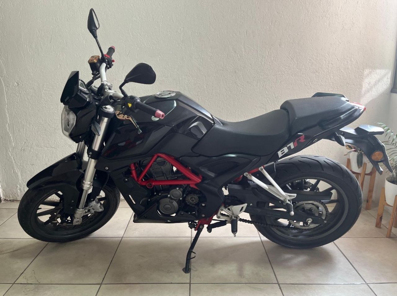 Benelli TNT Usada en Mendoza, deRuedas