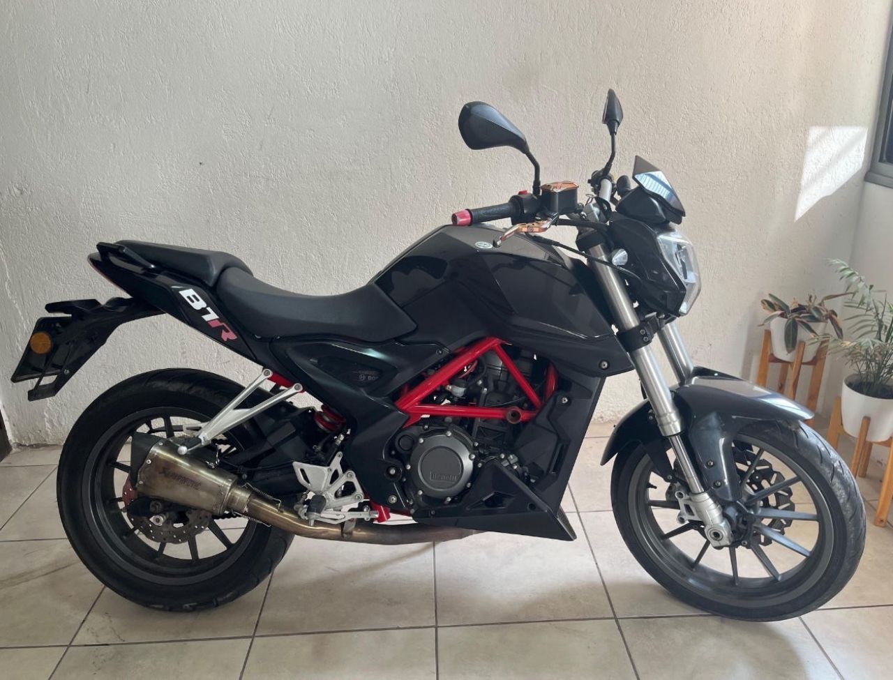 Benelli TNT Usada en Mendoza, deRuedas