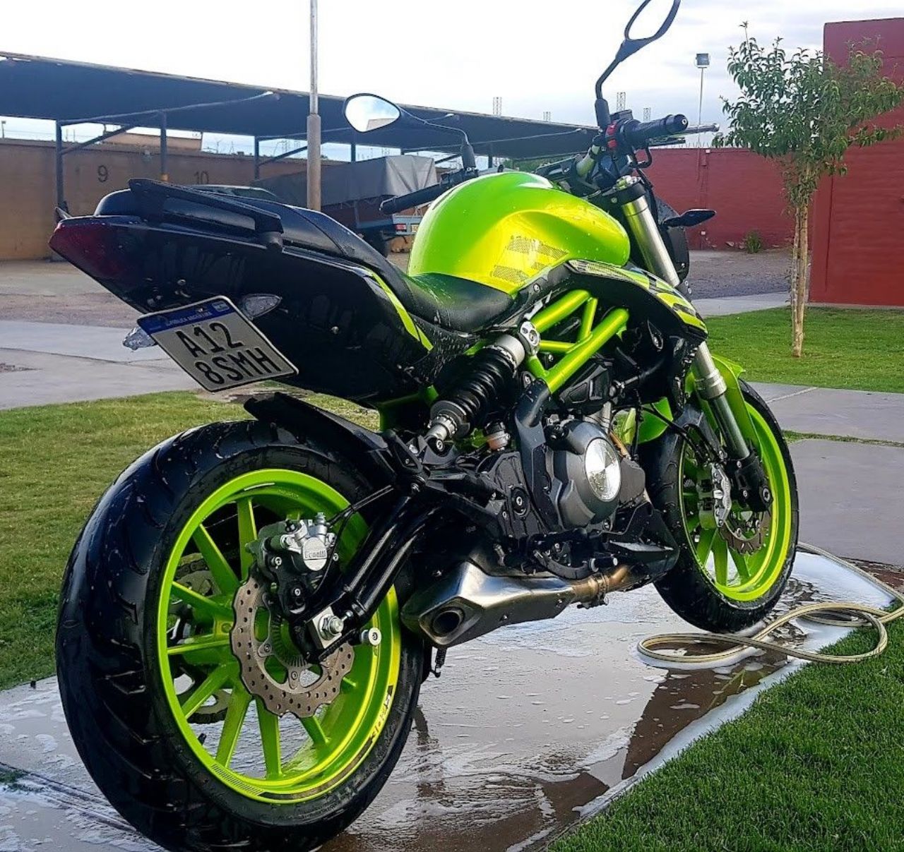 Benelli TNT Usada en San Juan, deRuedas