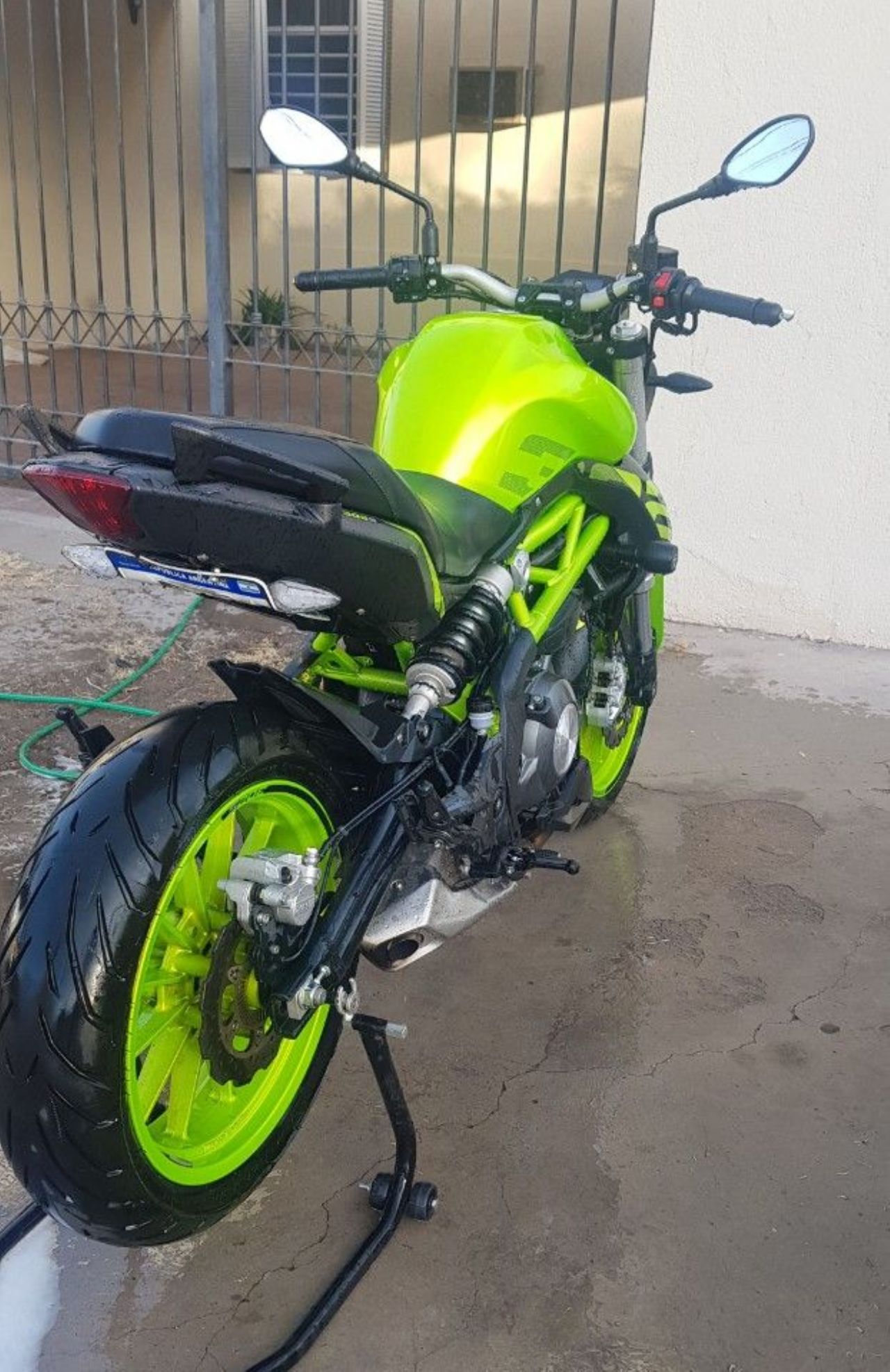 Benelli TNT Usada en San Juan, deRuedas