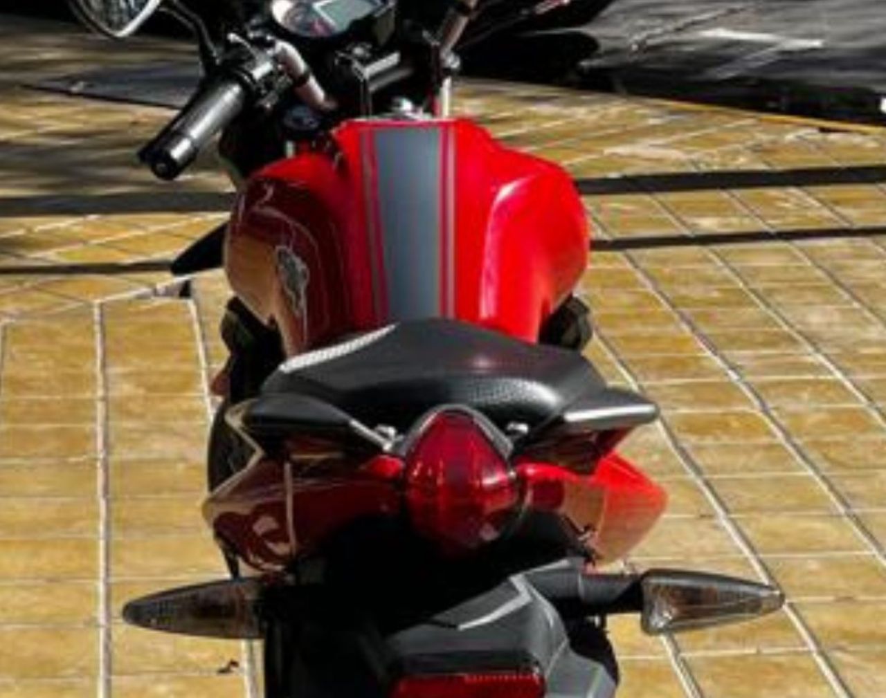 Benelli TNT Usada en San Juan, deRuedas