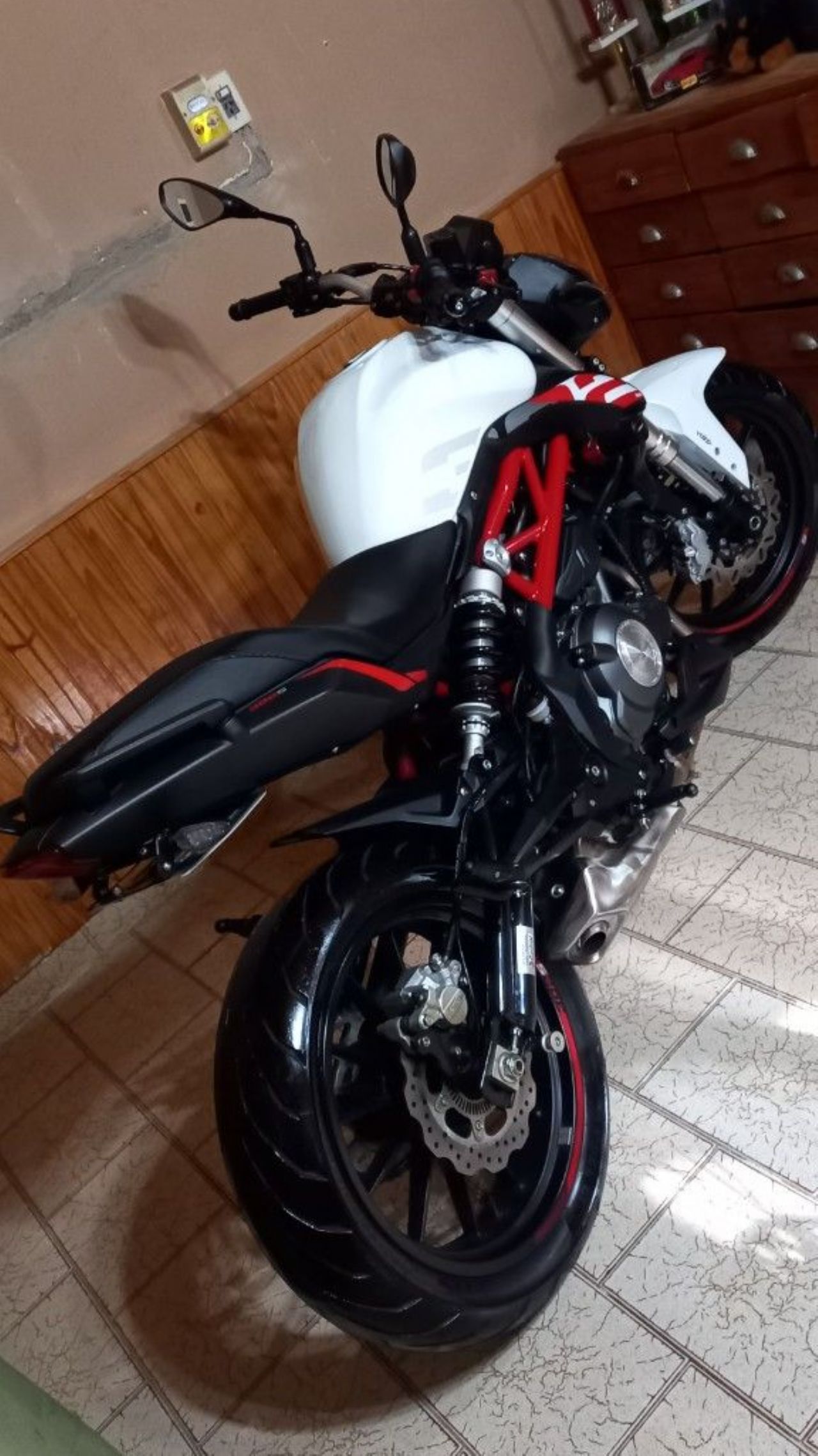 Benelli TNT Usada en Mendoza, deRuedas