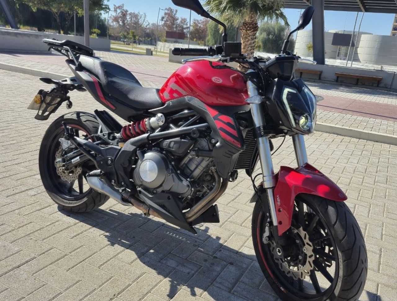 Benelli TNT Usada en San Juan, deRuedas