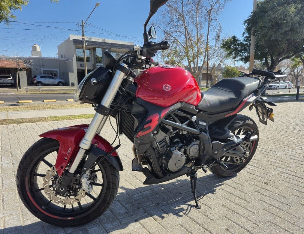 Benelli TNT Usada en San Juan, deRuedas