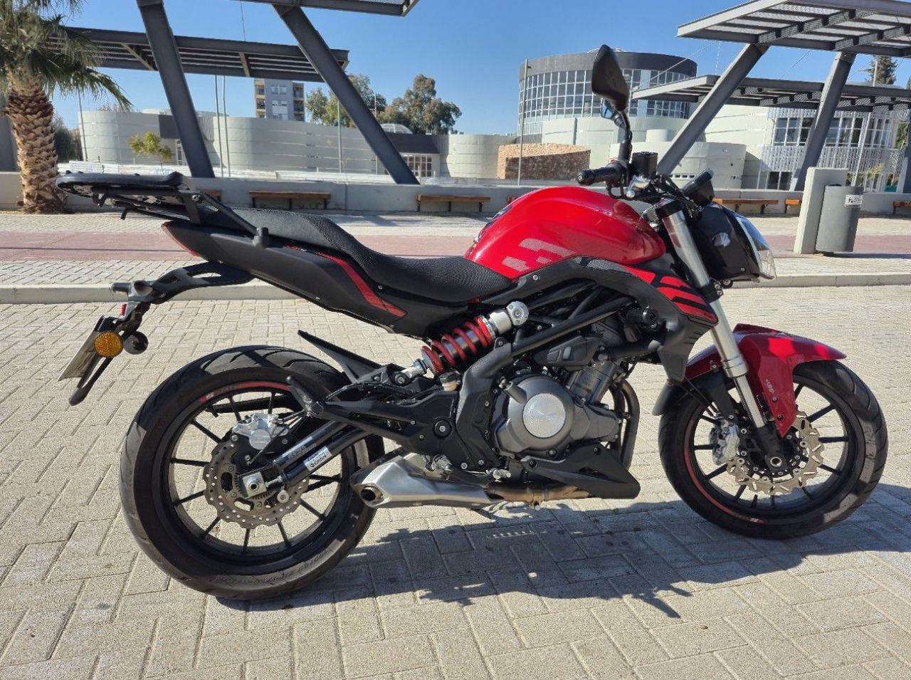 Benelli TNT Usada en San Juan, deRuedas