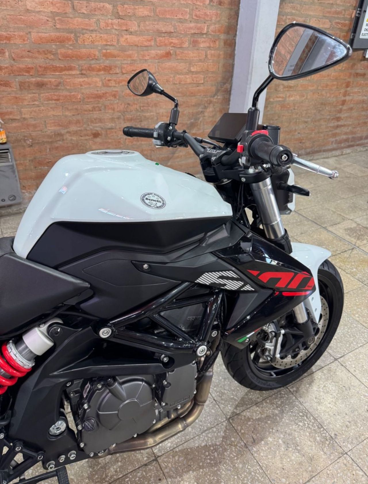 Benelli TNT Usada Financiado en San Juan, deRuedas