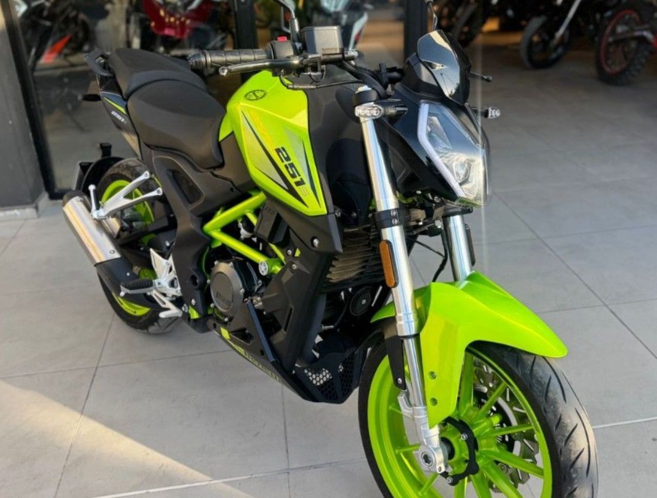 Benelli TNT Usada Financiado en San Juan, deRuedas