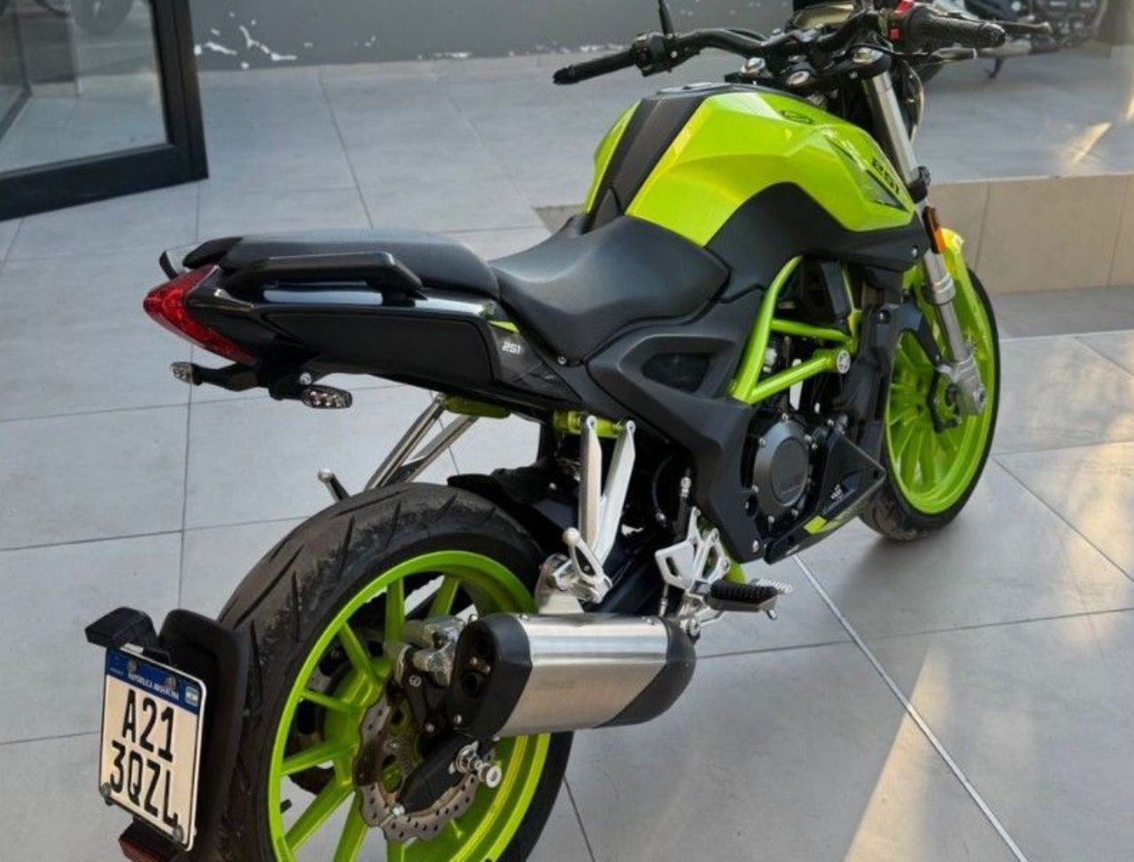 Benelli TNT Usada Financiado en San Juan, deRuedas