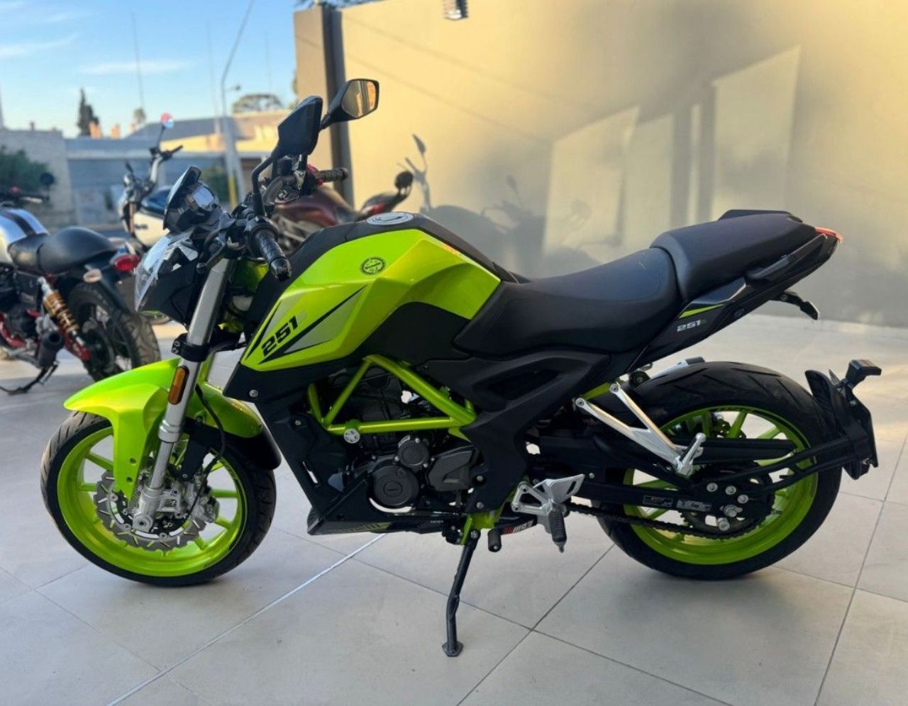 Benelli TNT Usada Financiado en San Juan, deRuedas