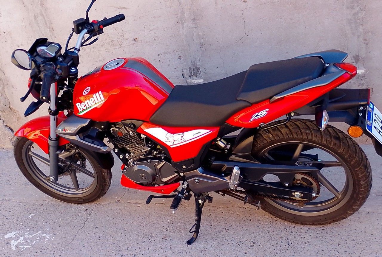 Benelli TNT Usada en San Juan, deRuedas