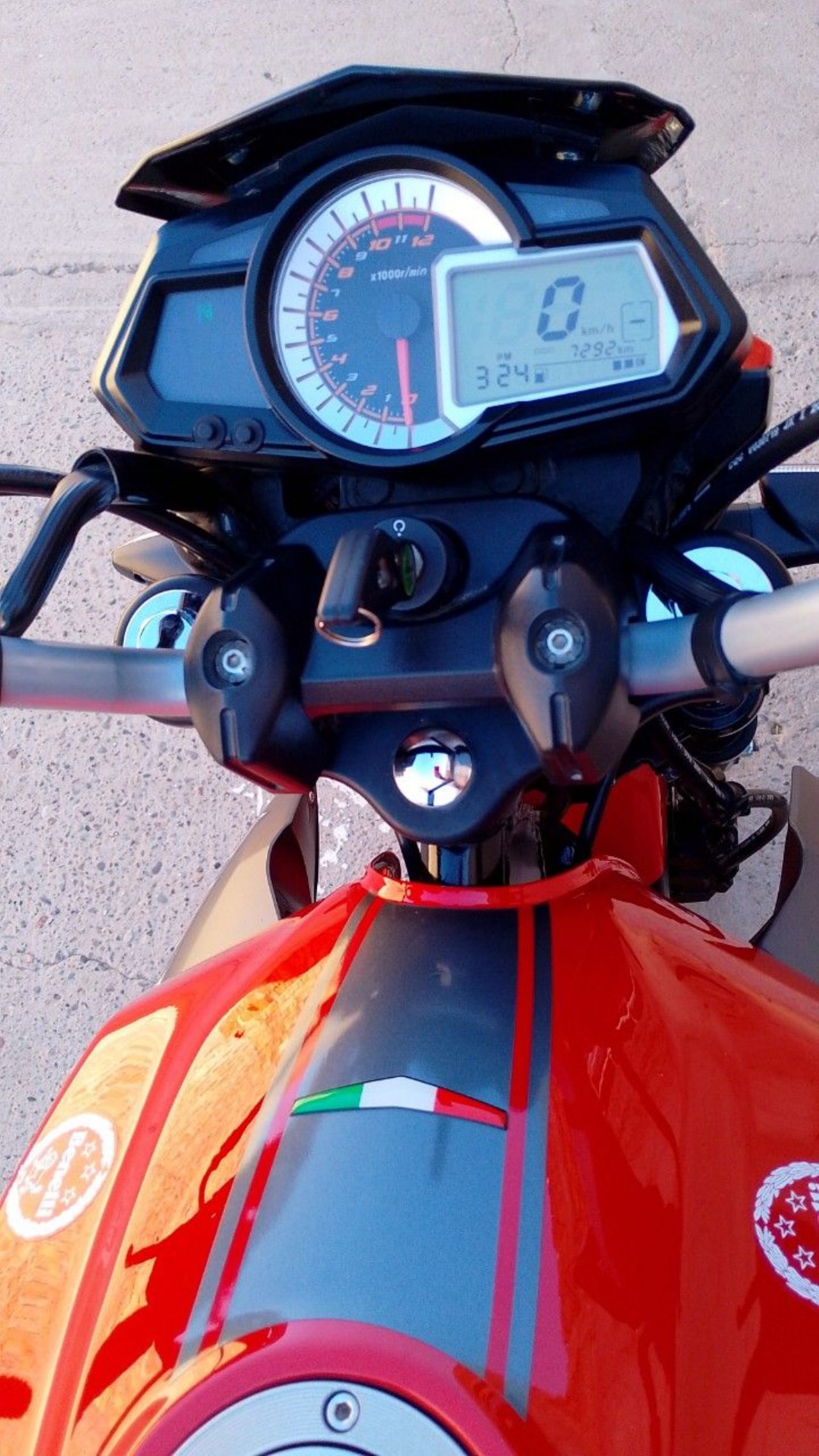 Benelli TNT Usada en San Juan, deRuedas