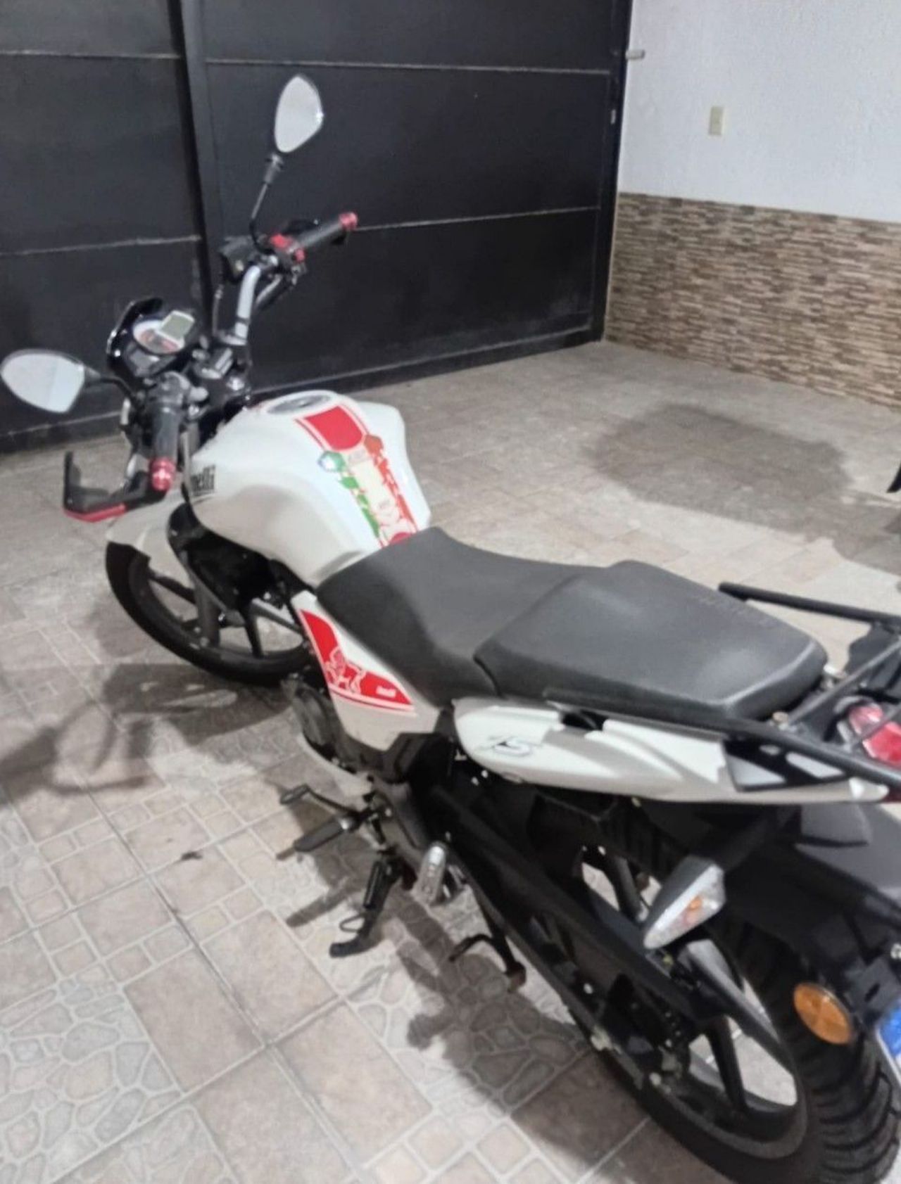 Benelli TNT Usada en Mendoza, deRuedas