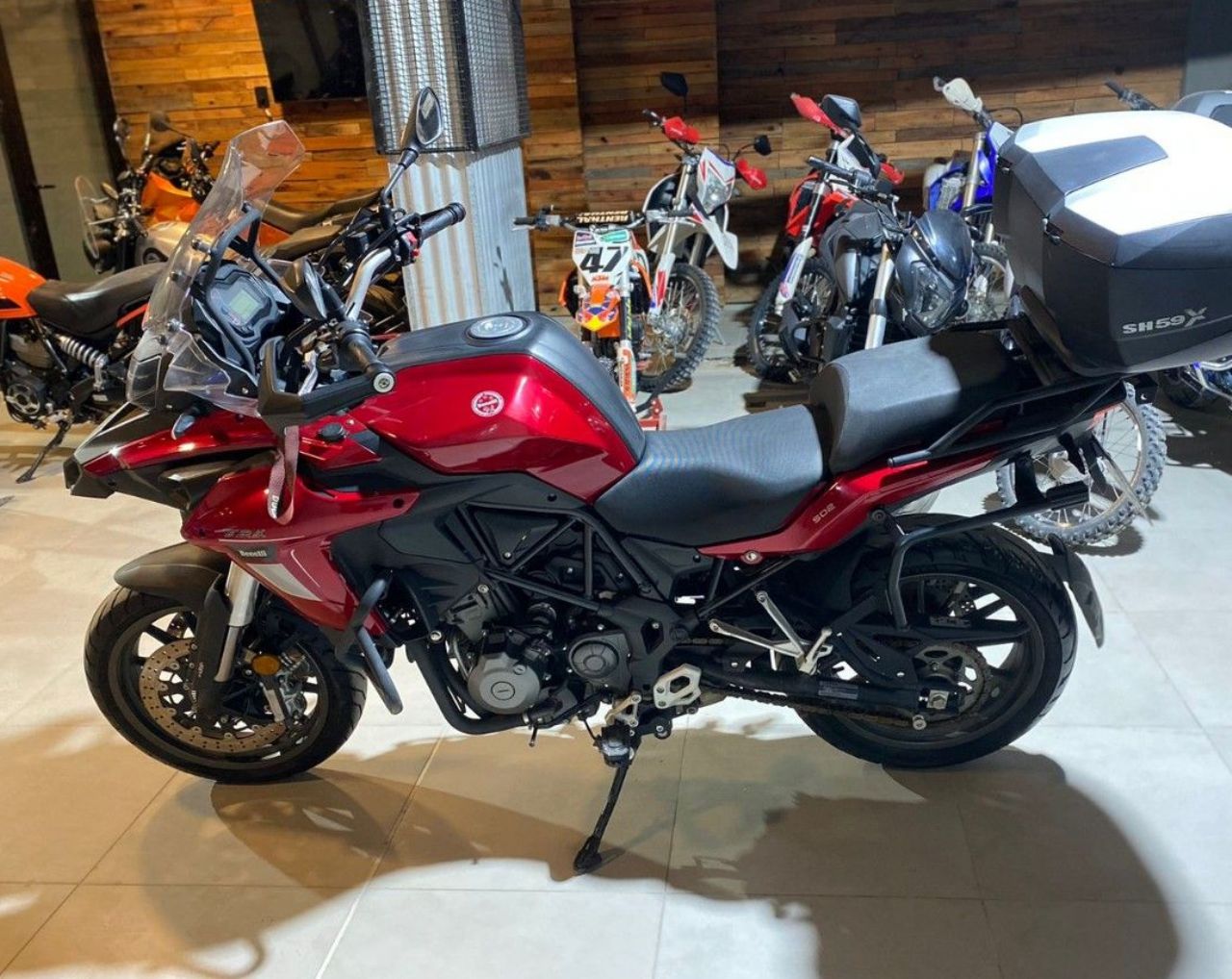 Benelli TRK Usada en San Juan, deRuedas