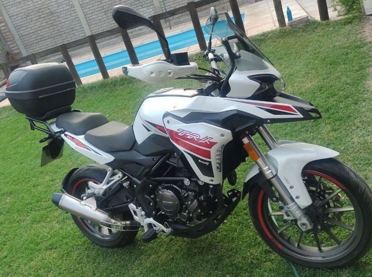 Benelli TRK Usada en San Juan, deRuedas