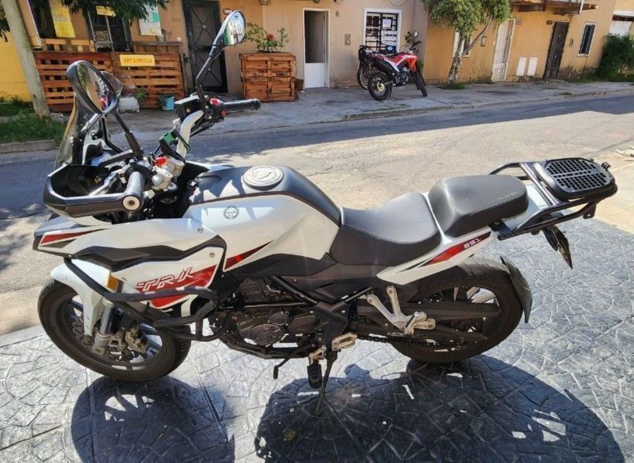 Benelli TRK Usada en Buenos Aires, deRuedas