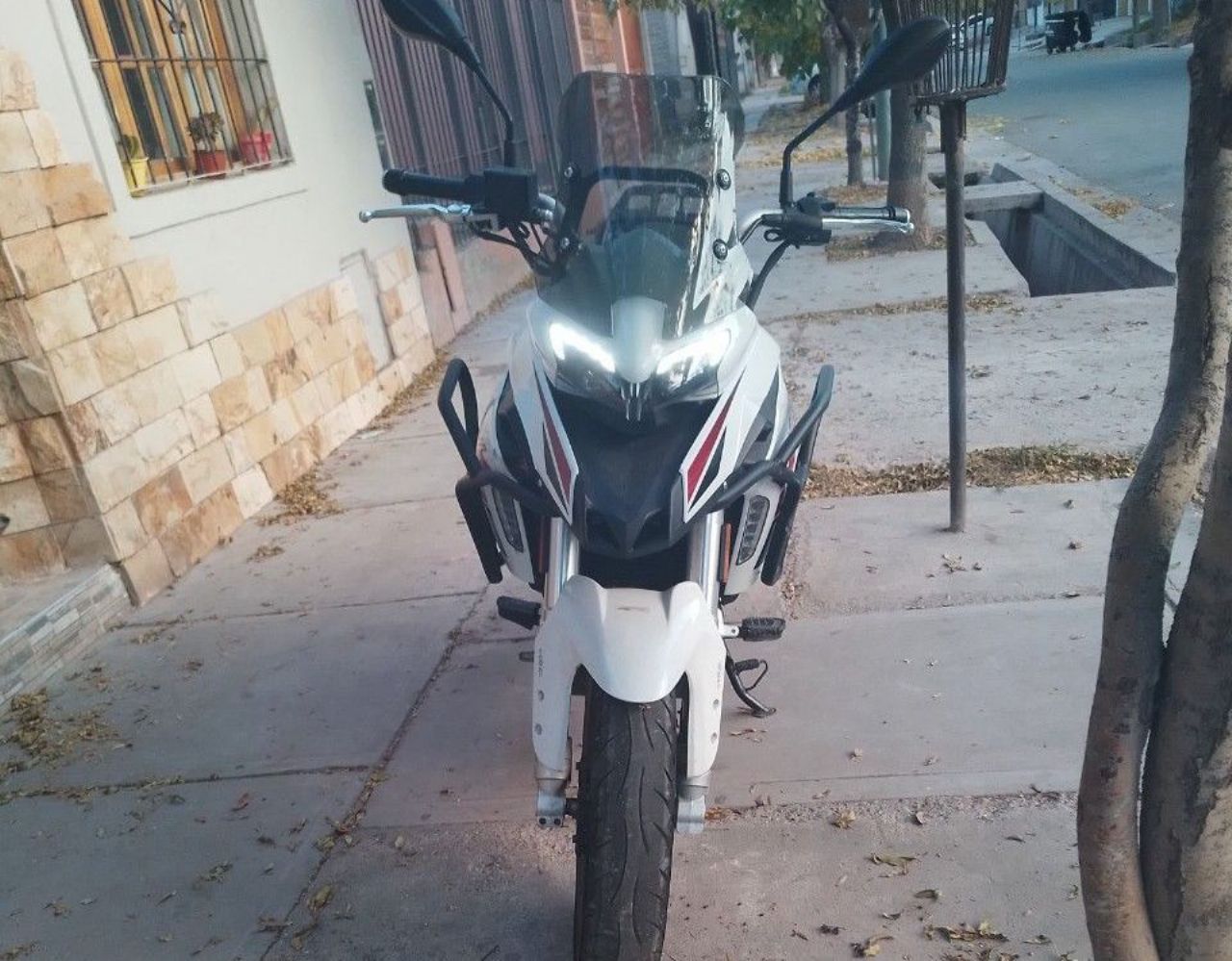 Benelli TRK Usada en Mendoza, deRuedas
