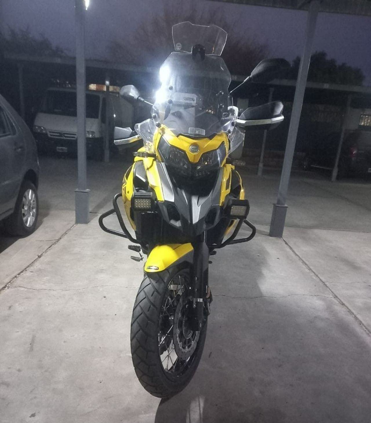 Benelli TRK Usada en Mendoza, deRuedas