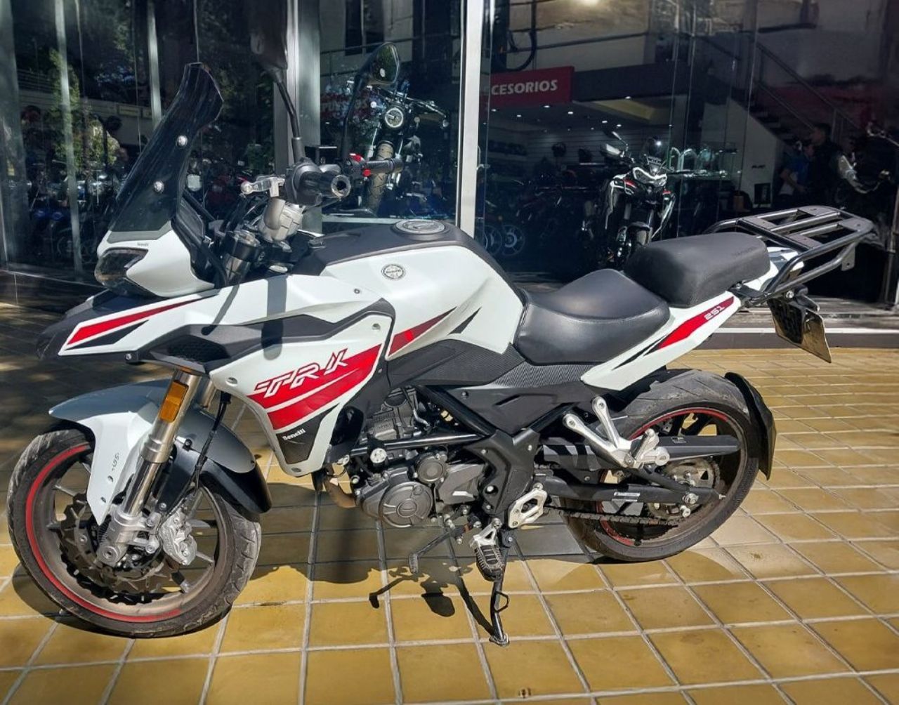 Benelli TRK Usada Financiado en San Juan, deRuedas