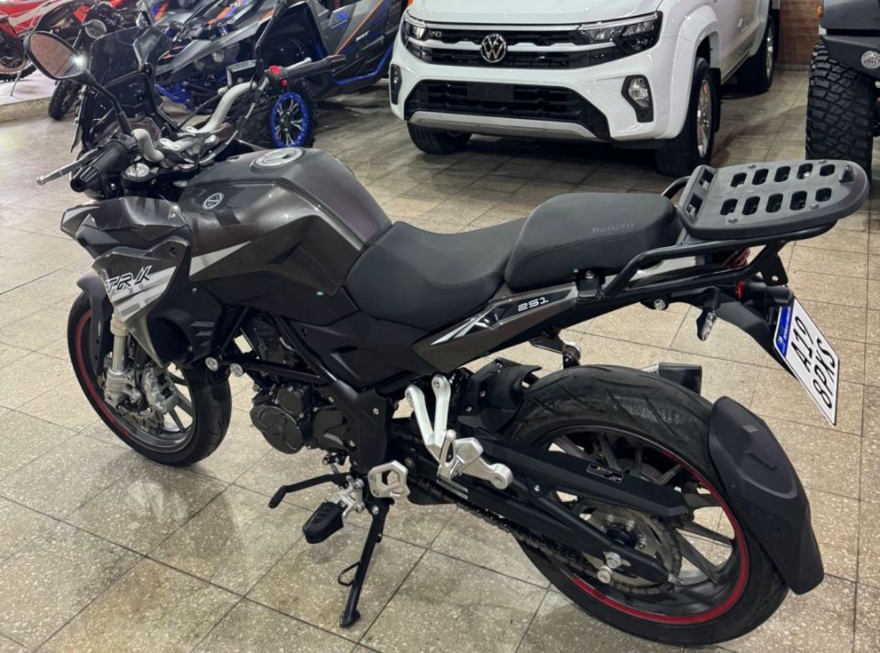 Benelli TRK Usada Financiado en San Juan, deRuedas
