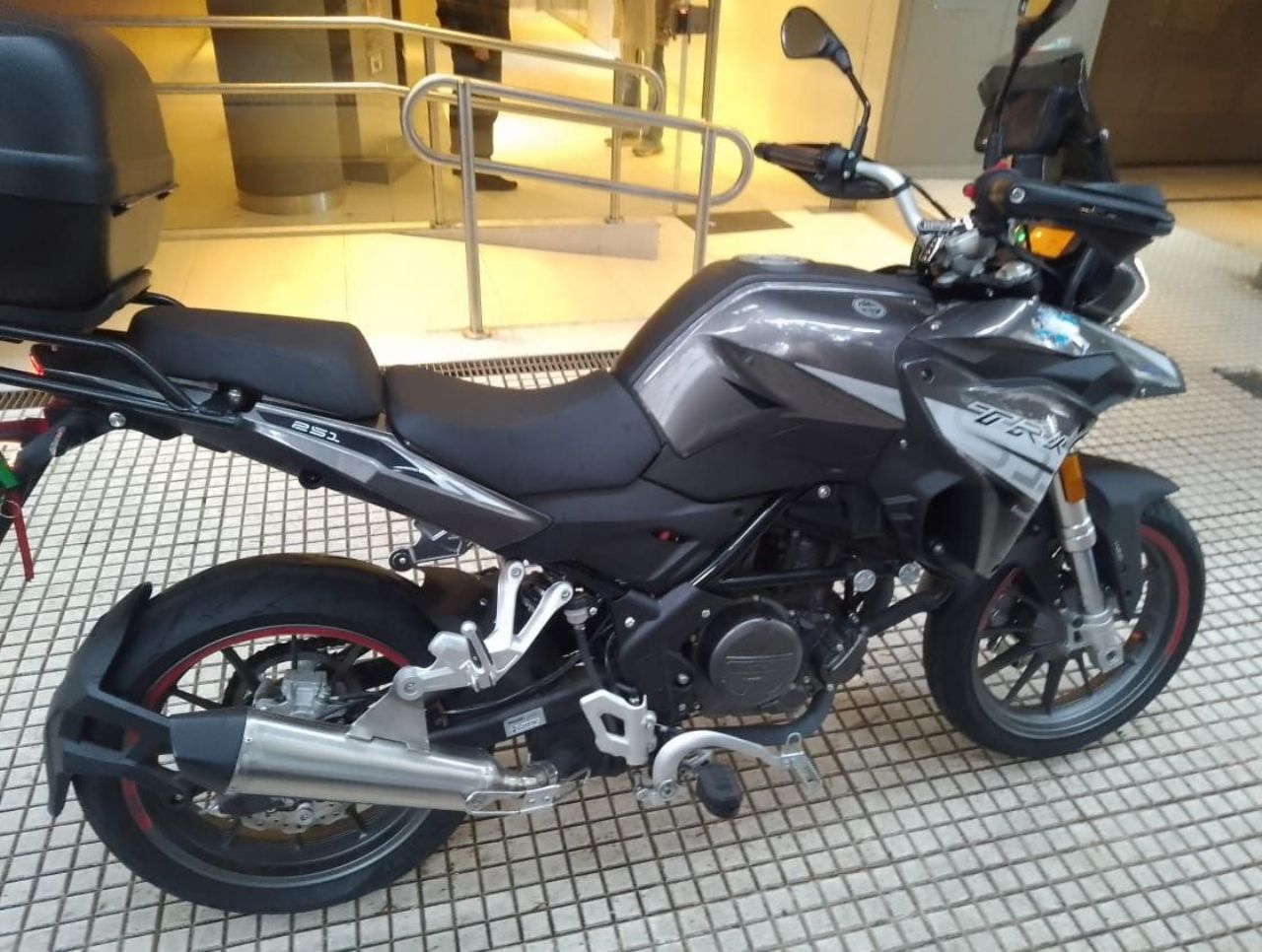 Benelli TRK Usada en Buenos Aires, deRuedas