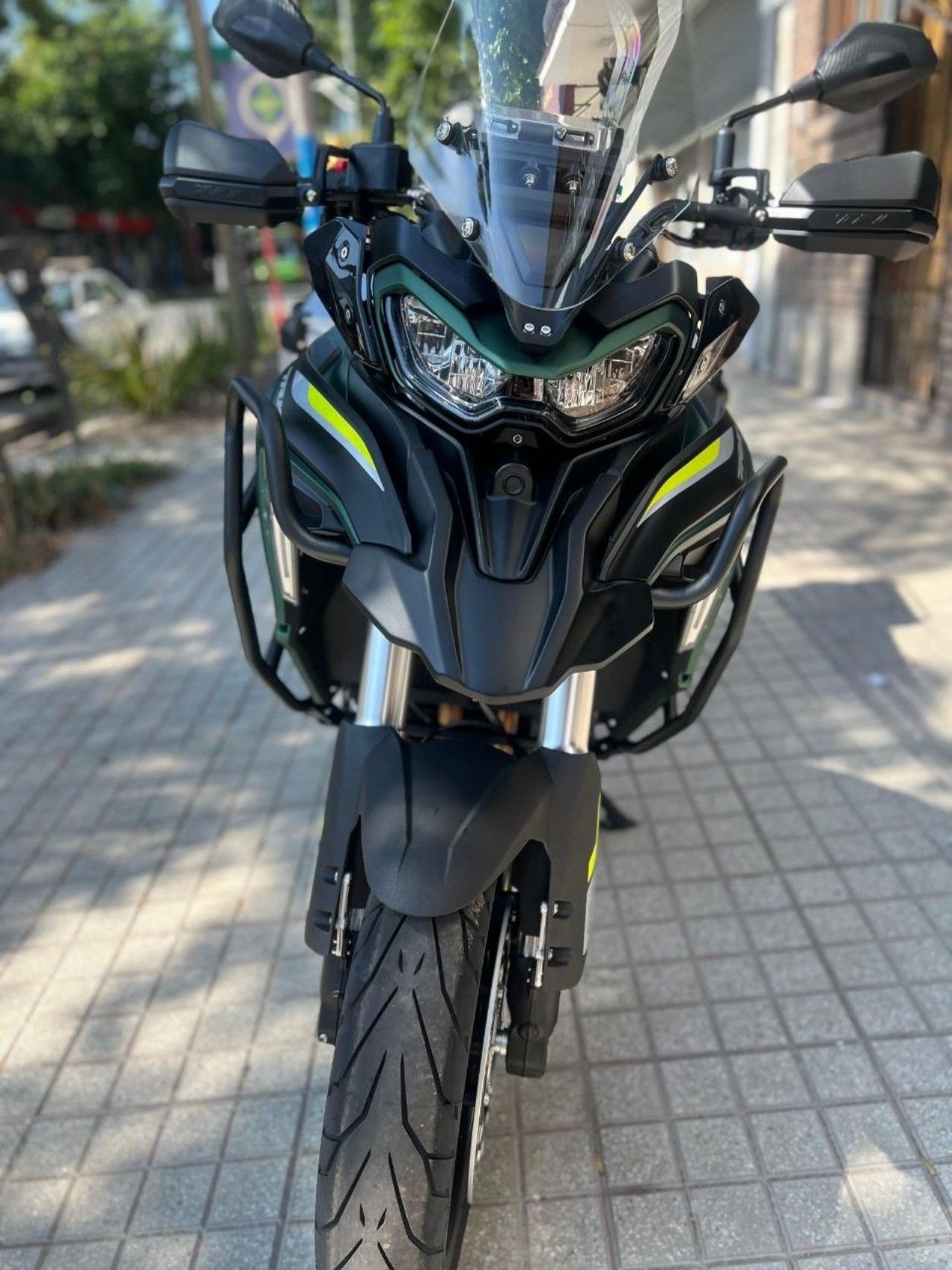 Benelli TRK Nueva en Mendoza, deRuedas