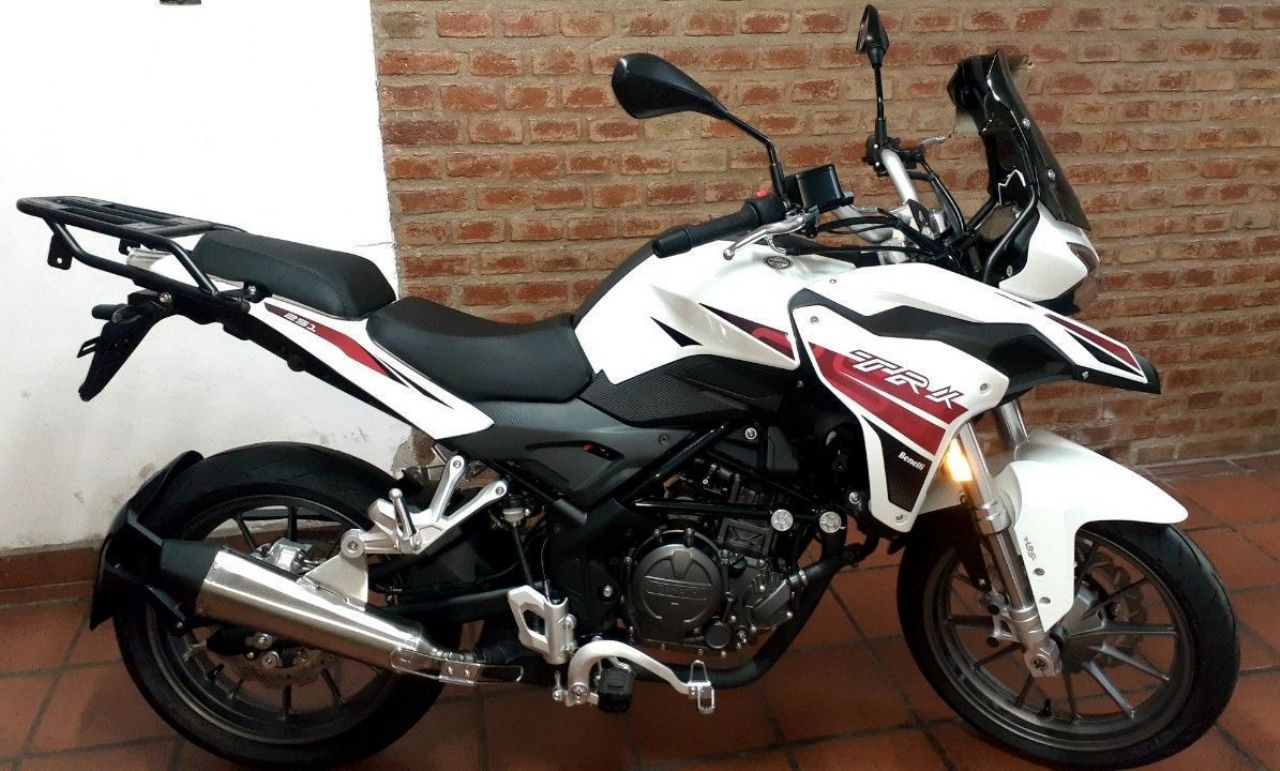 Benelli TRK Usada en Córdoba, deRuedas