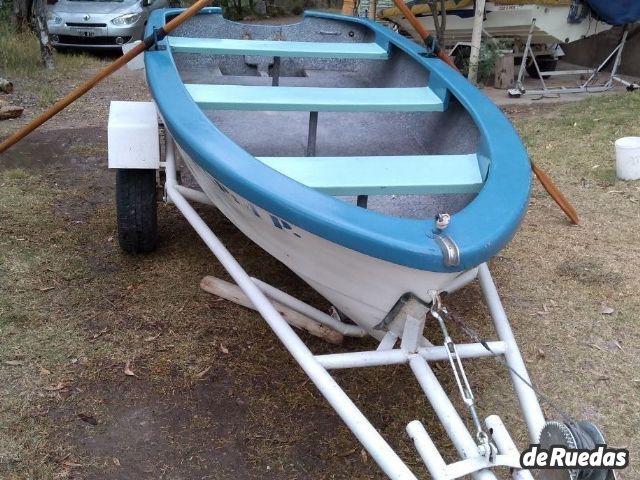 Bote Fibra de vidrio Usado en Mendoza, deRuedas