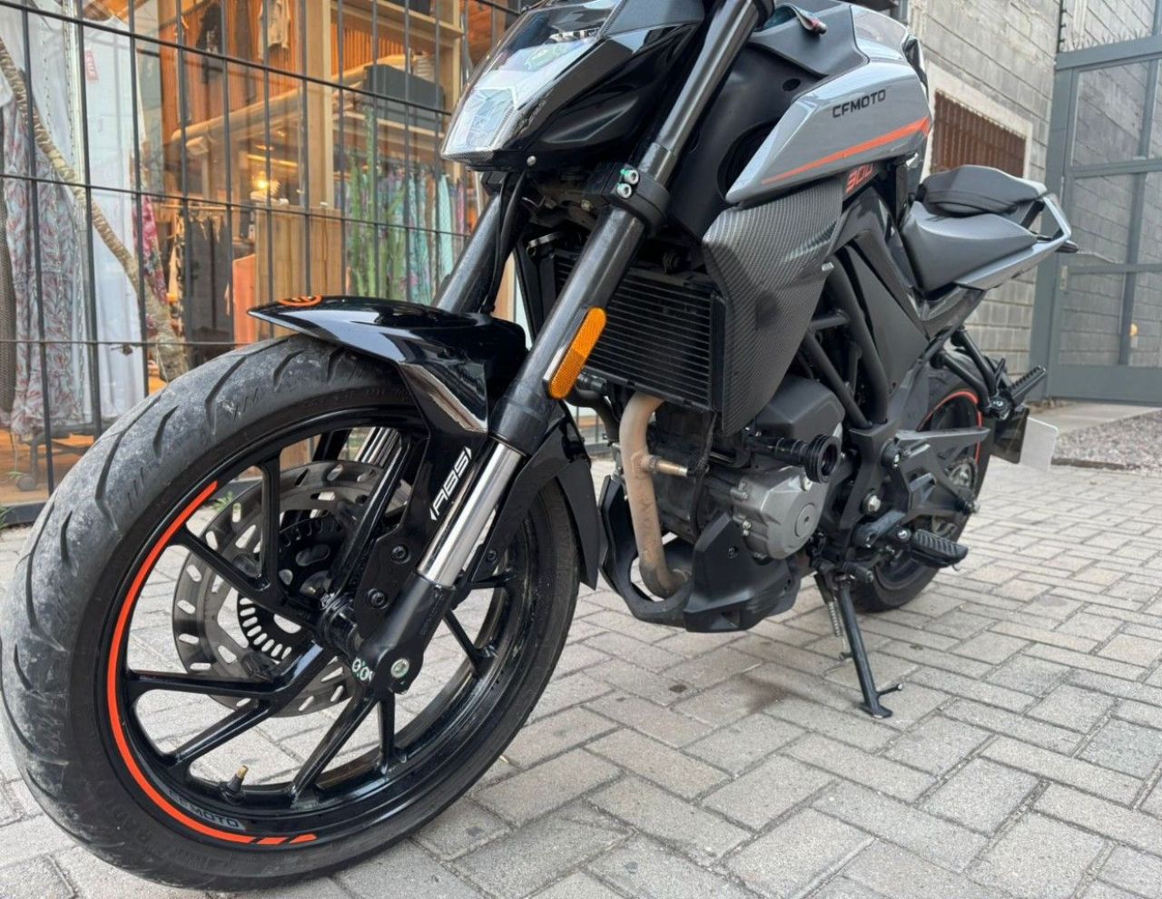 CF Moto NK Usada Financiado en Córdoba, deRuedas