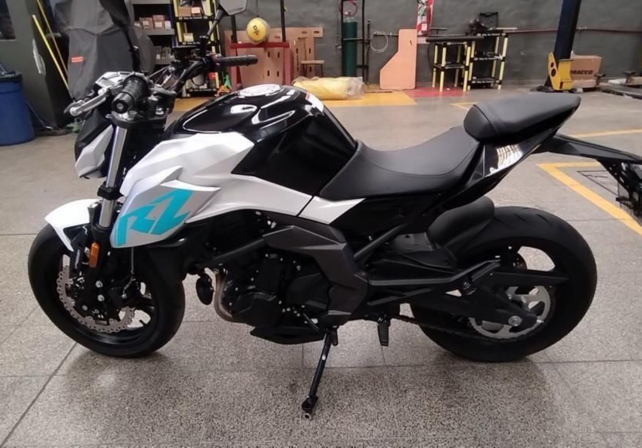 CF Moto RZ Usada en Córdoba, deRuedas