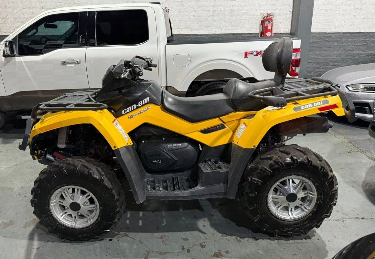 Can-Am Outlander Usado en San Juan, deRuedas