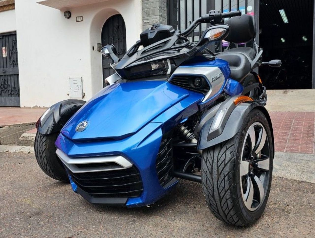 Can-Am Spyder Usada en Mendoza, deRuedas