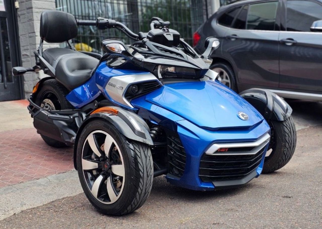 Can-Am Spyder Usada en Mendoza, deRuedas