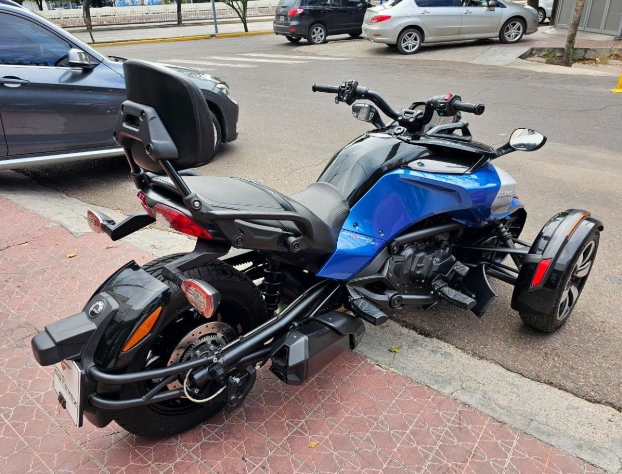 Can-Am Spyder Usada en Mendoza, deRuedas