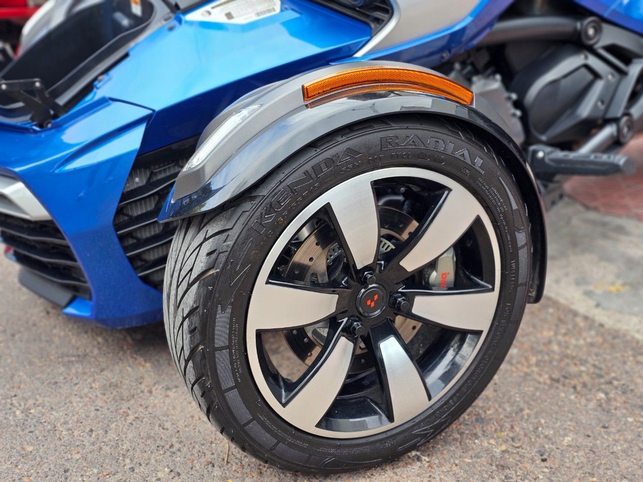 Can-Am Spyder Usada en Mendoza, deRuedas