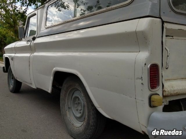 Chevrolet Apache Usada en Mendoza, deRuedas