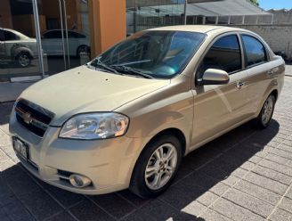 Chevrolet Aveo Usado en Mendoza