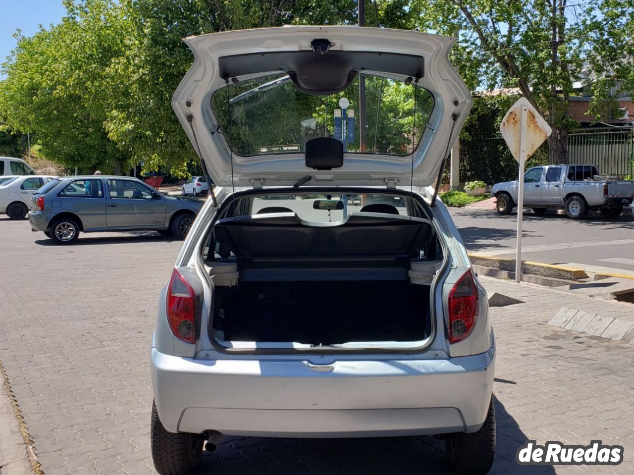 Chevrolet Celta Usado en Mendoza, deRuedas