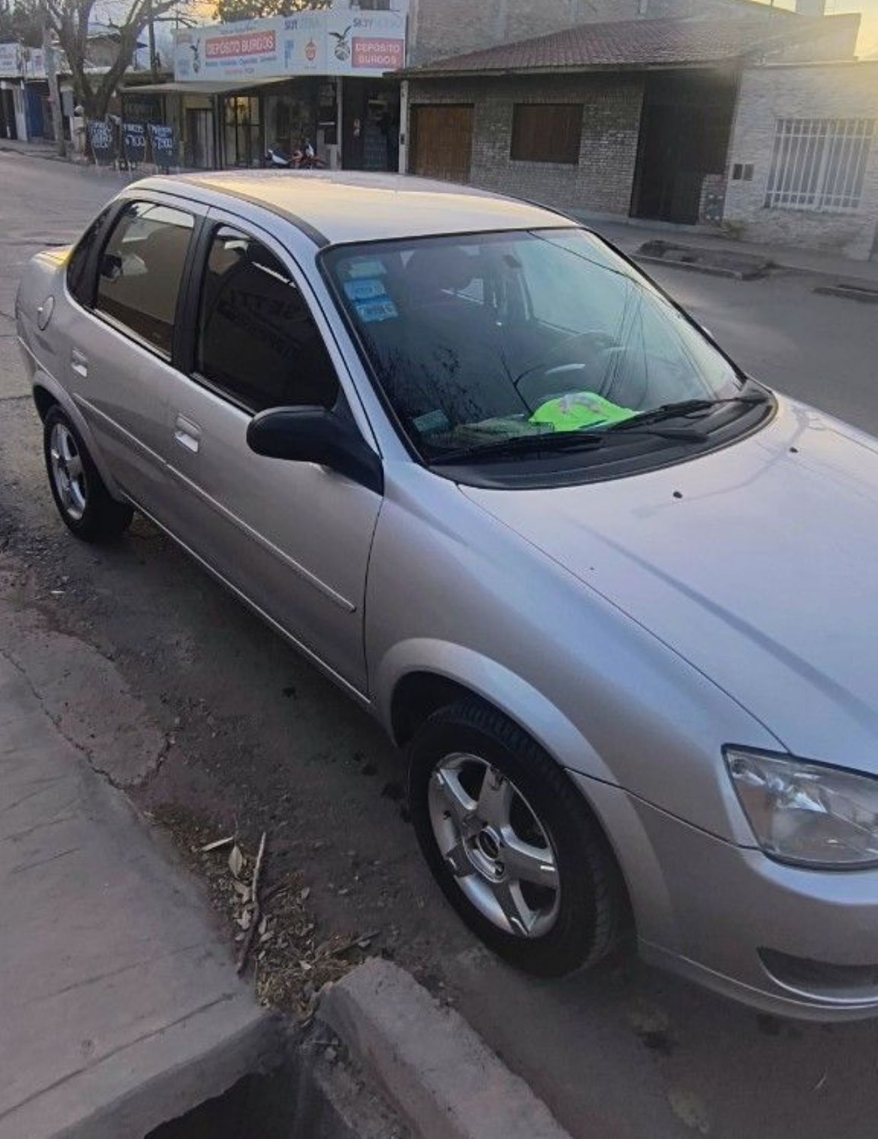 Chevrolet Classic Usado en Mendoza, deRuedas
