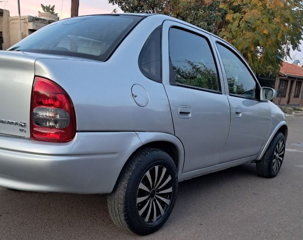 Chevrolet Corsa Usado Financiado en Mendoza, deRuedas