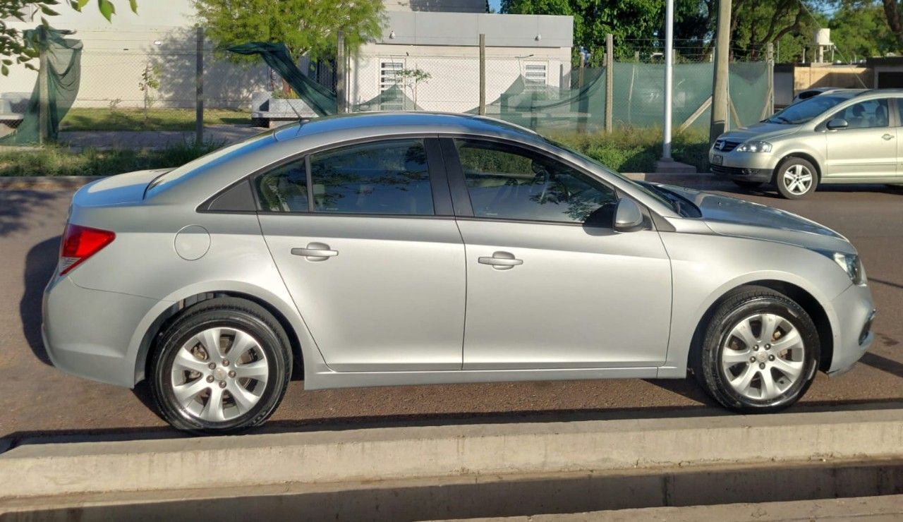 Chevrolet Cruze Usado en Mendoza, deRuedas